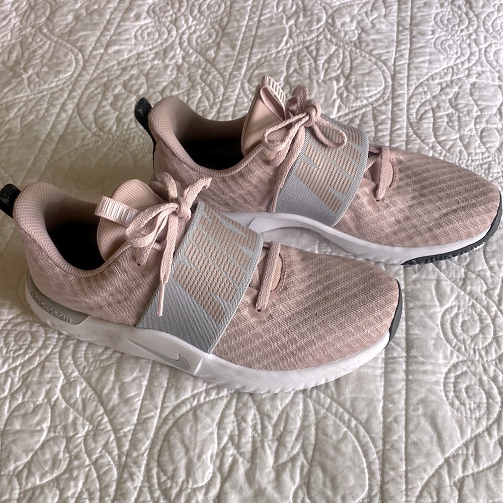 Nike tennis shoes